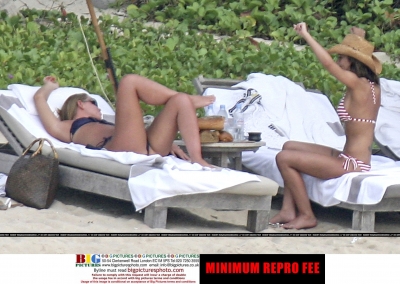 Cheryl2C_Kimberley_and_Nicola_in_Thailand_02_08_2810129.jpg