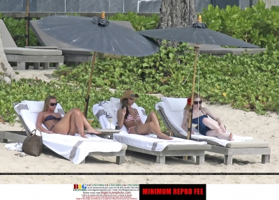 Cheryl2C_Kimberley_and_Nicola_in_Thailand_02_08_289629.jpg
