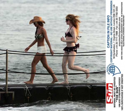 Cheryl_Kimberley_and_Nicola_in_Thailand_Feb_08_22.jpg