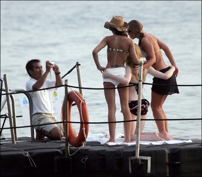 Cheryl_Kimberley_and_Nicola_in_Thailand_Feb_08_28.jpg