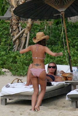 Cheryl_Kimberley_and_Nicola_in_Thailand_Feb_08_38.jpg