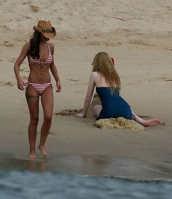 Cheryl_Kimberley_and_Nicola_in_Thailand_Feb_08_48.jpg