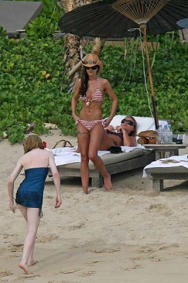 Cheryl_Kimberley_and_Nicola_in_Thailand_Feb_08_54.jpg