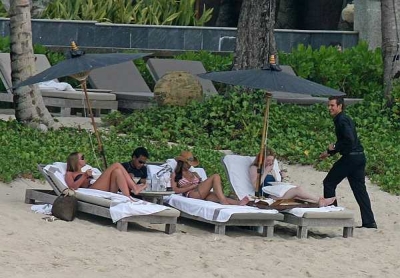 Cheryl_Kimberley_and_Nicola_in_Thailand_Feb_08_70.jpg