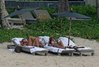 Cheryl_Kimberley_and_Nicola_in_Thailand_Feb_08_71.jpg