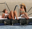 Cheryl_Kimberley_and_Nicola_in_Thailand_Feb_08_89.jpg