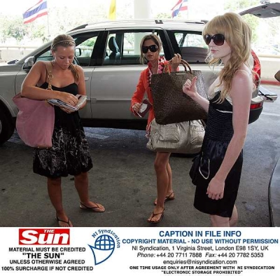 Cheryl_Kimberley_and_Nicola_leaving_Phuket_Thailand_Airport_15022008_27.jpg