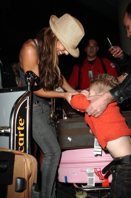 Cheryl2C_Nicola_and_Kimberley_arrive_at_LAX_Airport_15_02_08_2812729.jpg