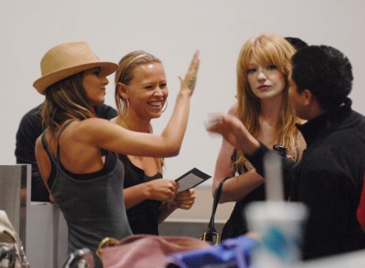 Cheryl_Nicola_and_Kimberley_arrive_at_LAX_Airport_15022008_52.jpg