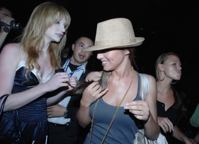 Cheryl_Nicola_and_Kimberley_arrive_at_LAX_Airport_15022008_63.jpg