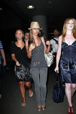 Cheryl_Nicola_and_Kimberley_arrive_at_LAX_Airport_15022008_79.jpg