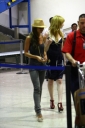 Имя файла=Cheryl2C_Nicola_and_Kimberley_arrive_at_LAX_Airport_15_02_08_2810329.jpg
Размер файла=701КБ
Размеры=2336x3504
Дата=Апр 08, 2012 Cheryl2C_Nicola_and_Kimberley_arrive_at_LAX_Airport_15_02_08_2810329.jpg