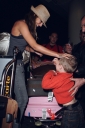 Имя файла=Cheryl2C_Nicola_and_Kimberley_arrive_at_LAX_Airport_15_02_08_2812629.jpg
Размер файла=936КБ
Размеры=2592x3888
Дата=Апр 08, 2012 Cheryl2C_Nicola_and_Kimberley_arrive_at_LAX_Airport_15_02_08_2812629.jpg