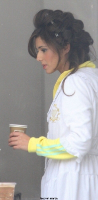 Girls_Aloud_filming_the_new_Nintendo_Advert_23_09_08_282229.jpg