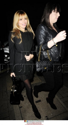 Girls_Aloud_arriving_at_Nobu_121108_13.jpg