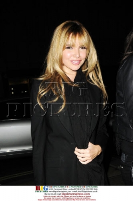 Girls_Aloud_arriving_at_Nobu_121108_24.jpg