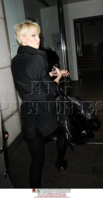 Girls_Aloud_arriving_at_Nobu_12_11_08_285229.jpg