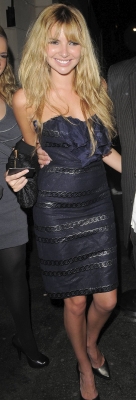 Girls_Aloud_at_Kitts_Club_251008_6.jpg