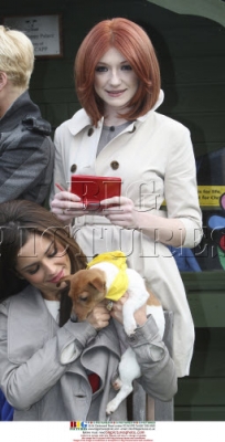 Girls_Aloud_at_the_Dogs_Trust_Uxbridge_201108_11.jpg