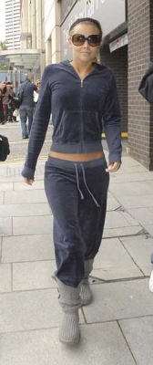 Girls_Aloud_leaving_a_Birmingham_hotel_05_06_08_284229.jpg