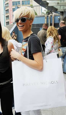 Girls_Aloud_leaving_a_Birmingham_hotel_05_06_08_285429.jpg