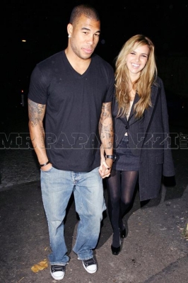 Girls_Aloud_leaving_Gilgamesh_Restaurant_London_221108_35.jpg