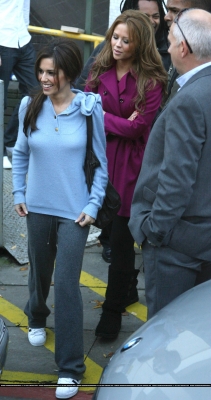 Girls_Aloud_Leaving_GMTV_Studio_-_271008_1.jpg