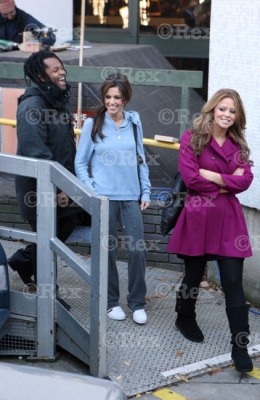 Girls_Aloud_Leaving_GMTV_Studio_-_271008_45.jpg