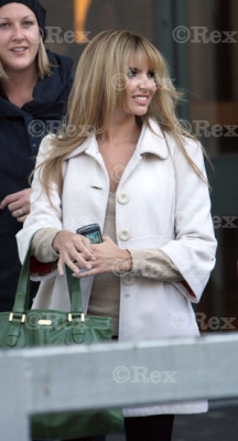 Girls_Aloud_Leaving_GMTV_Studio_-_271008_70.jpg