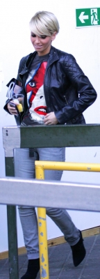 Girls_Aloud_Leaving_GMTV_Studio_27_10_08_2811429.jpg