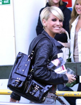Girls_Aloud_Leaving_GMTV_Studio_27_10_08_2811629.jpg