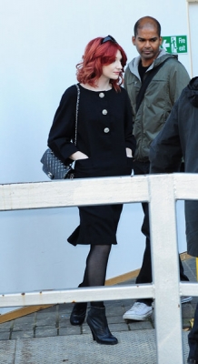 Girls_Aloud_Leaving_GMTV_Studio_27_10_08_2812529.jpg