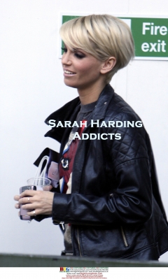Girls_Aloud_Leaving_GMTV_Studio_27_10_08_289529.jpg