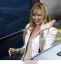 Girls_Aloud_Leaving_GMTV_Studio_-_271008_76.jpg
