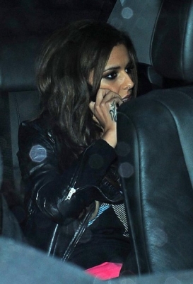 Girls_Aloud_leaving_the_Music_Awards_031108_1.jpg