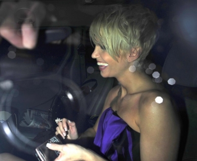 Girls_Aloud_leaving_the_Music_Awards_03_11_08_281629.jpg