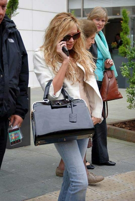 Girls_Aloud_Leaving_the_St_Davids_Hotel_-_030608_10.jpg