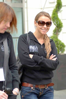 Girls_Aloud_leaving_a_Cardiff_Hotel_03_06_08_281629.jpg
