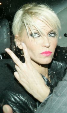 Girls_Aloud_leaving_the_Wellington_Club_04_10_08_282329.jpg