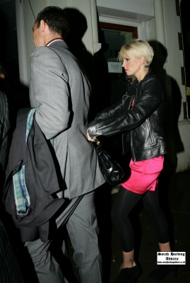 Girls_Aloud_leaving_the_Wellington_Club_04_10_08_281329.jpg