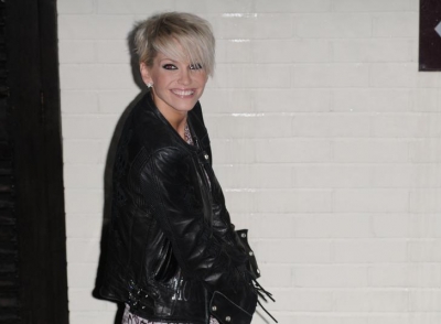 Girls_Aloud_leaving_the_X_Factor_studios2C_London_13_12_08_285729.jpg