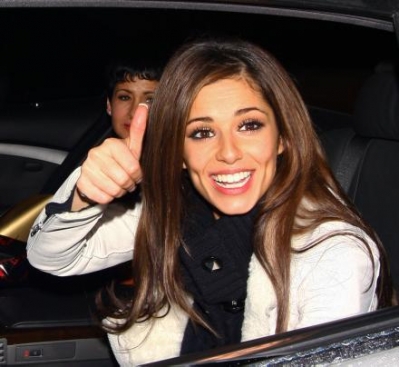 Girls_Aloud_leaving_the_X_Factor_studios_London_13_12_08_1.jpg