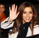 Girls_Aloud_leaving_the_X_Factor_studios_London_13_12_08_2.JPG