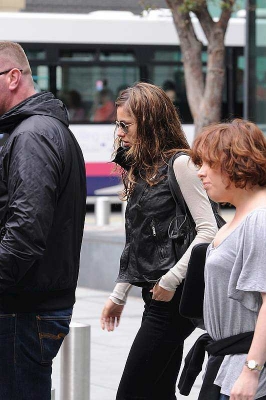 Girls_Aloud_leaving_their_hotel_in_Manchester_300508_19.jpg