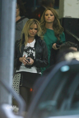 Girls_Aloud_Leaving_This_Morning27s_Studio2C_05_11_08_28529.jpg