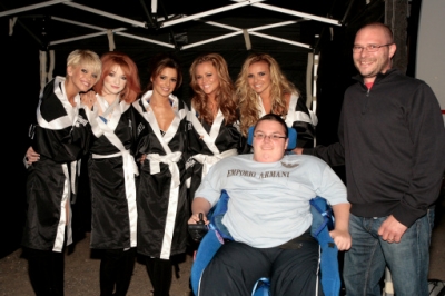 Girls_Aloud_meeting_Fans_at_Sandown_170708_9.jpg
