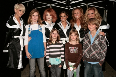 Girls_Aloud_meeting_Fans_at_Sandown_17_07_08_281629.jpg