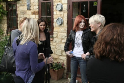 Girls_Aloud_on_the_Live_Lounge_25th_September_2008_15.jpg