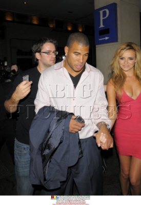 Girls_Aloud_party_at_Whisky_Mist_London_UK_181008_21.jpg