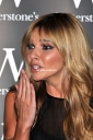 Girls_Aloud_signing_Dreams_That_Glitter_Waterstones_London_091008_15.jpg